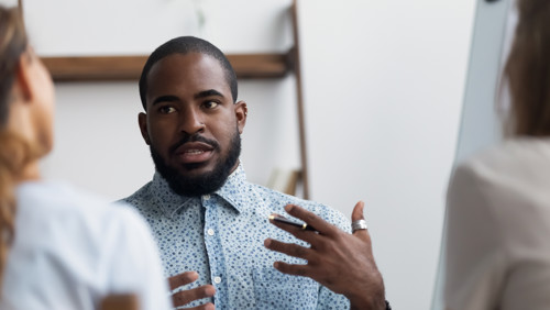 collega deelt zijn ervaring na ingrijpende gebeurtenis op werk collega deelt zijn ervaring na ingrijpende gebeurtenis op werk