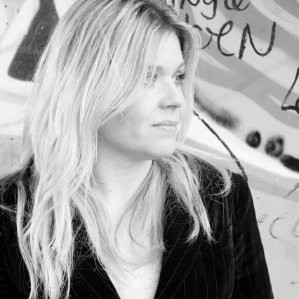 Portret van een volwassen vrouw