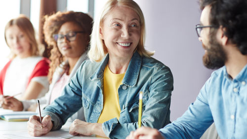 Gesprek tussen collega's Gesprek tussen collega's